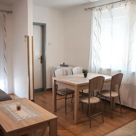 Apartment Apartman Nikola *